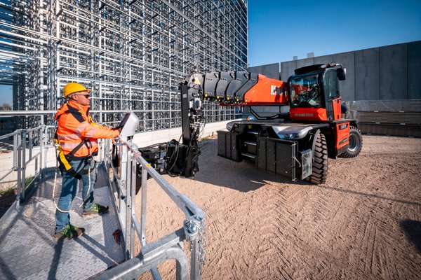 Chariot télescopique rotatif Manitou MRT4080