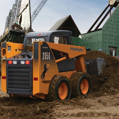 Chargeuse compacte sur pneus Mustang SL2056