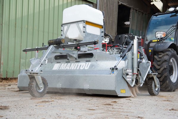 Balayeuse Manitou SCC2600 HWA+