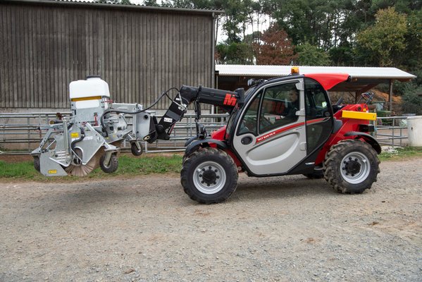 Balayeuse Manitou SCC2600 HWA+