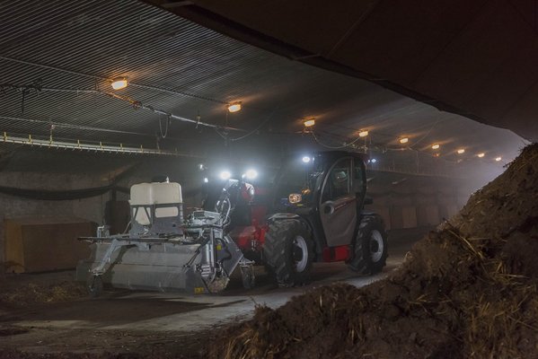 Balayeuse Manitou SCC2600 HWA+