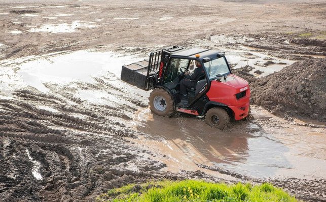 Chariot élévateur tout terrain Manitou MC25-4 S5