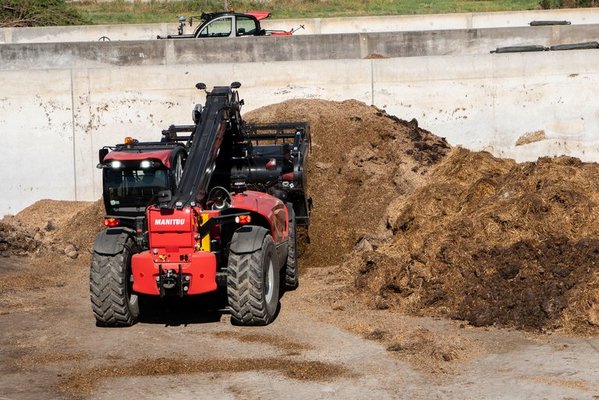Chariot télescopique agricole Manitou MLT841-145 PS+