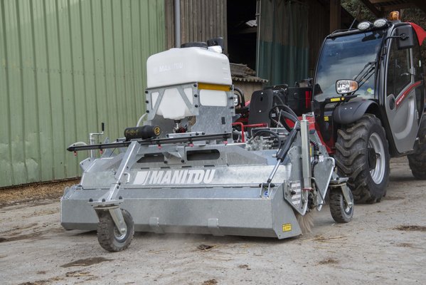 Balayeuse Manitou SCC2600 HWA+