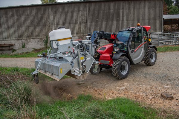 Balayeuse Manitou SCC2600 HWA+