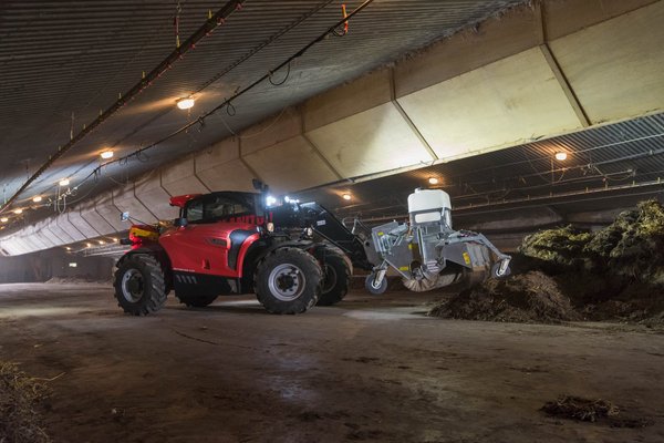 Balayeuse Manitou SCC2600 HWA+
