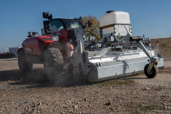 Balayeuse Manitou SCC2600 HWA+