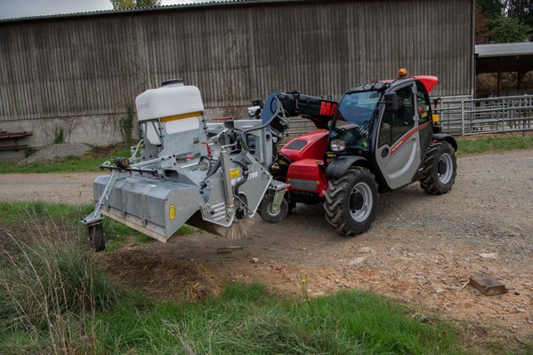 Balayeuse Manitou SCC2600 HWA+