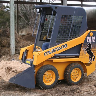 Chargeuse compacte sur pneus Mustang SL2012
