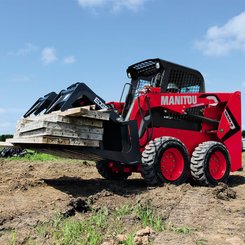 Chargeuse sur pneus compacte Manitou 1650R - 3
