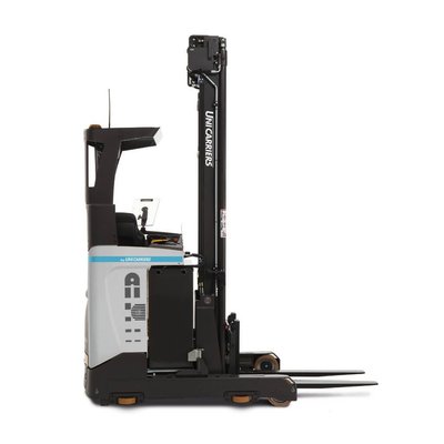 Chariot à mât rétractable UniCarriers UND140