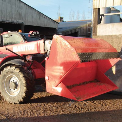 Godet désileur-trancheur Manitou SHB2200/1650