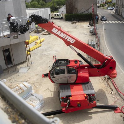 Chariot télescopique rotatif Manitou MRT2470 Privilege Plus