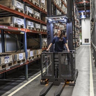 Préparateur de commandes UniCarriers EPM100