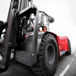 Chariot élévateur diesel Kalmar DCG330LB - 1