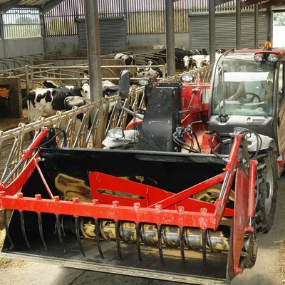 Godet désileur-distributeur Manitou CGD2200/1700