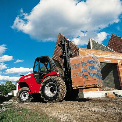 Chariot élévateur tout terrain Manitou M26-4
