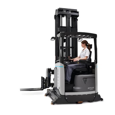 Chariot à mât rétractable UniCarriers URS150