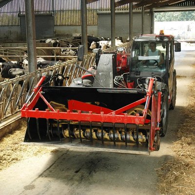 Godet désileur-distributeur Manitou CGD2500/2500