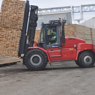 Chariot élévateur diesel Kalmar DCG160-9