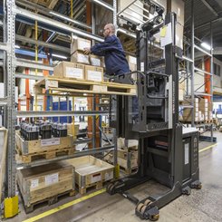 Préparateur de commandes UniCarriers EPM100 - 5