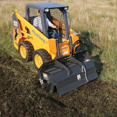 Chargeuse compacte sur pneus Mustang SL2026